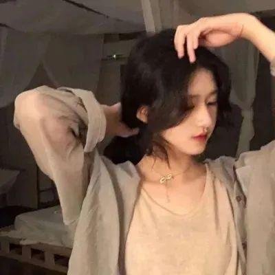 提剑映桃花